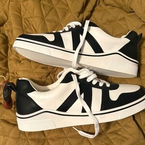 MIA women’s Black and White Casual Sneakers size 9. NWT